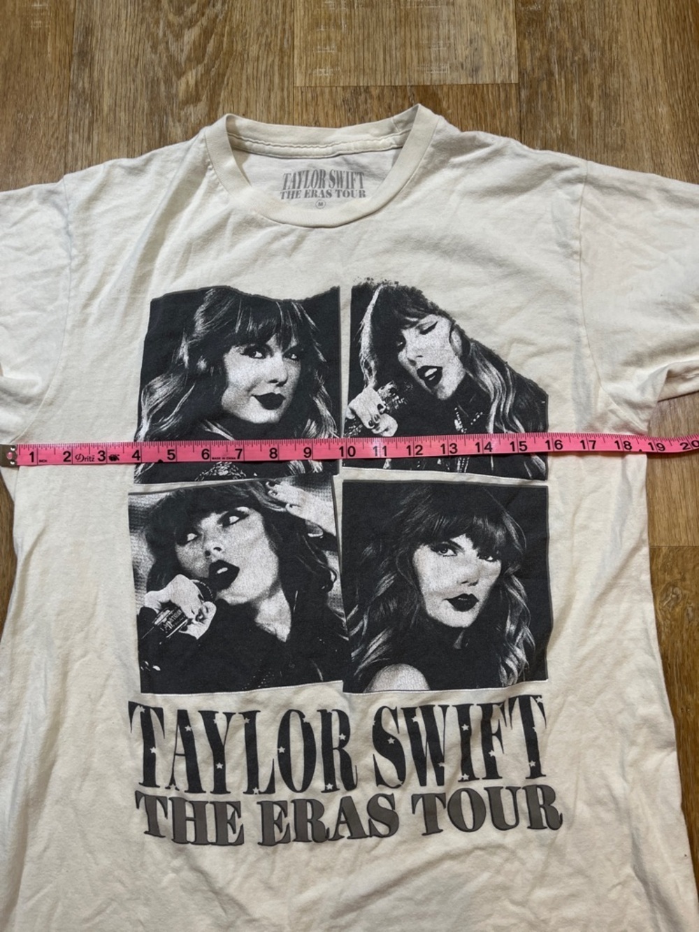Taylor Swift The Eras Tour Graphic Concert Tee T-Shirt Medium M Folklore Cream - Picture 7 of 12